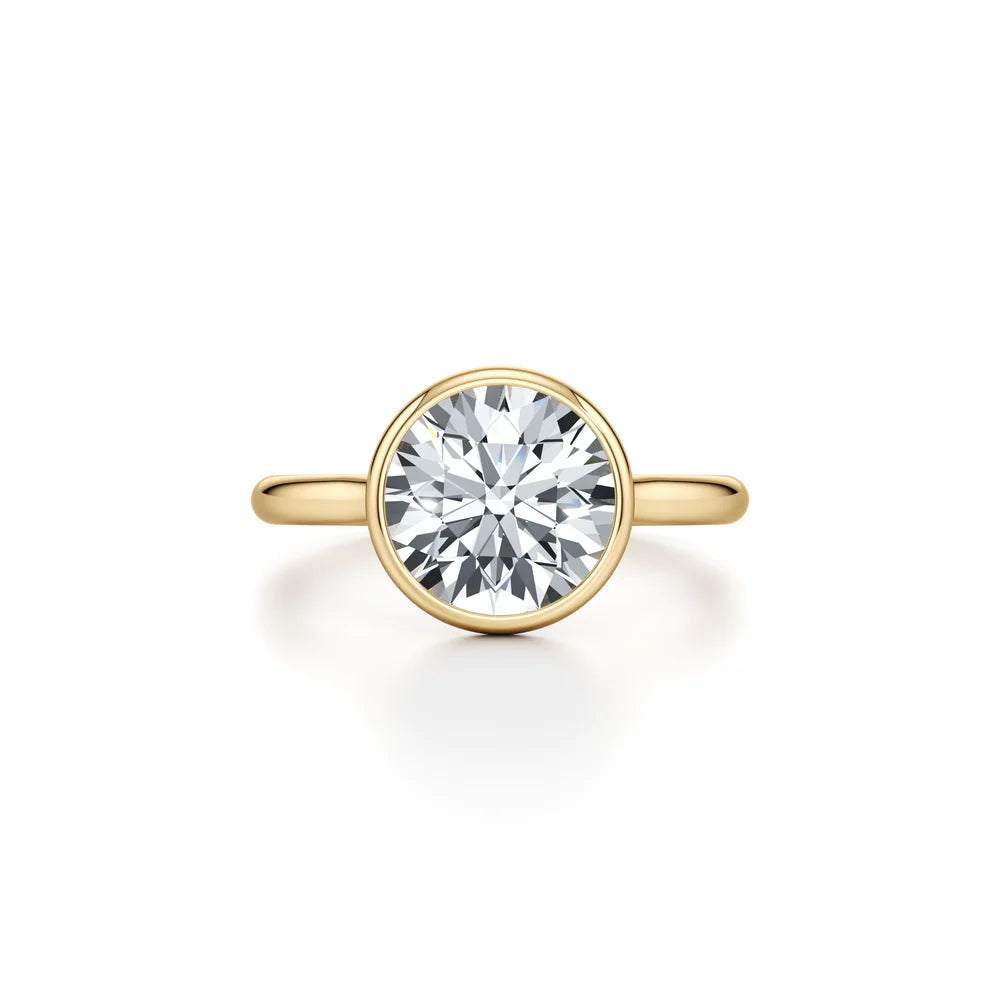 Lune Solitaire Engagement Ring – Round Cut – Bezel-Set High-Polish Band