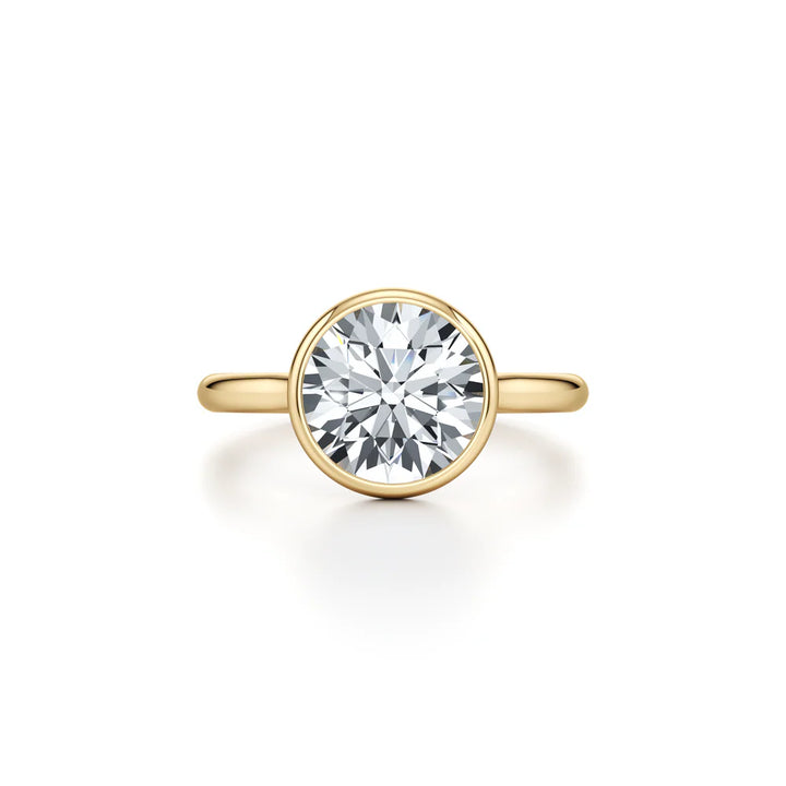 Lune Solitaire Engagement Ring – Round Cut – Bezel-Set High-Polish Band