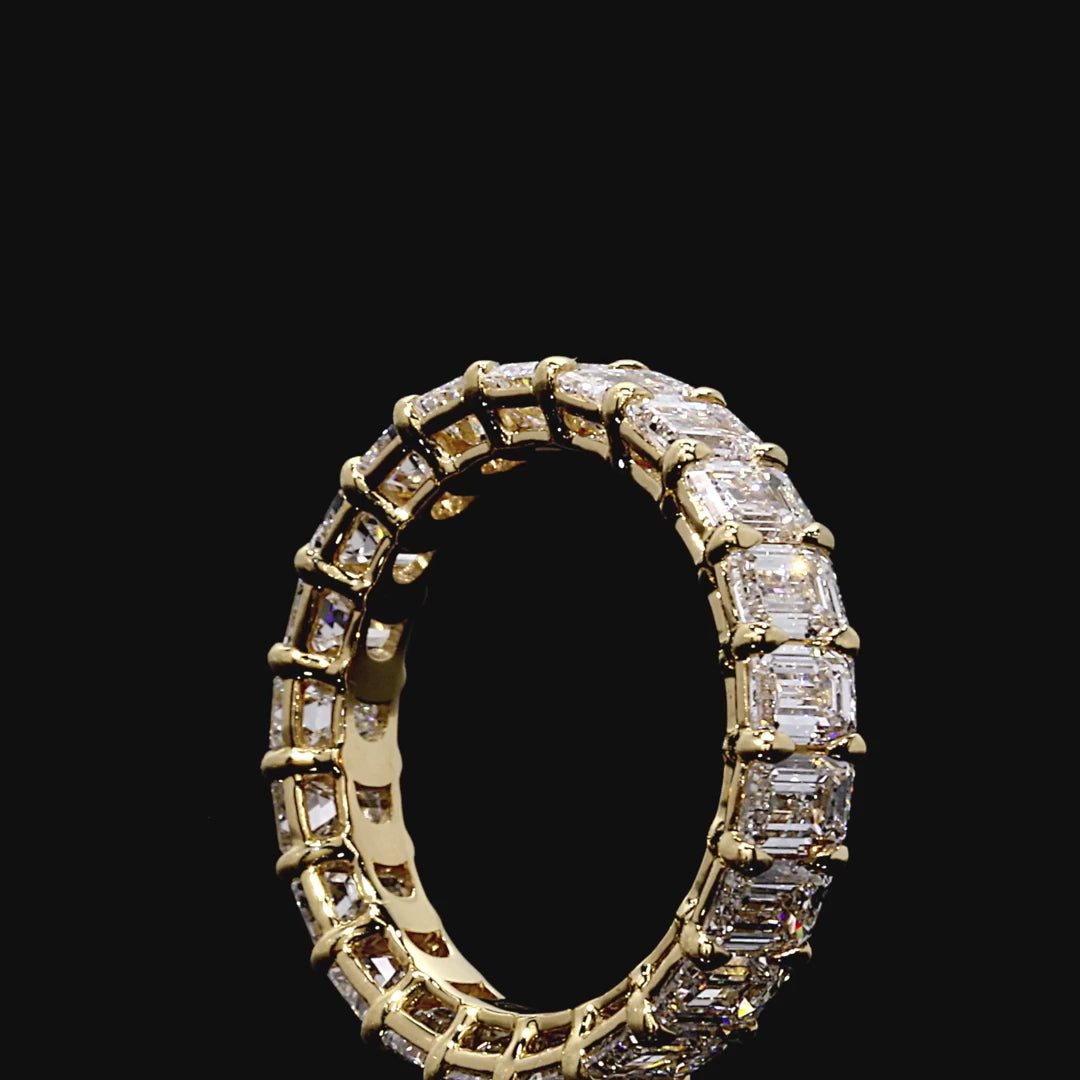 Cassis Eternity Band – Emerald Cut – Shared-Prong