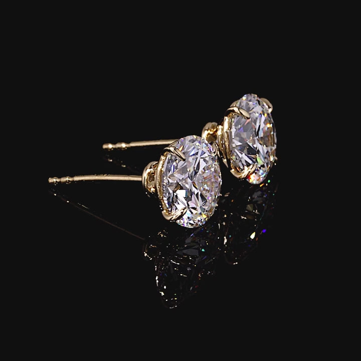 Étoile Round Brilliant Lab Diamond Stud Earrings video