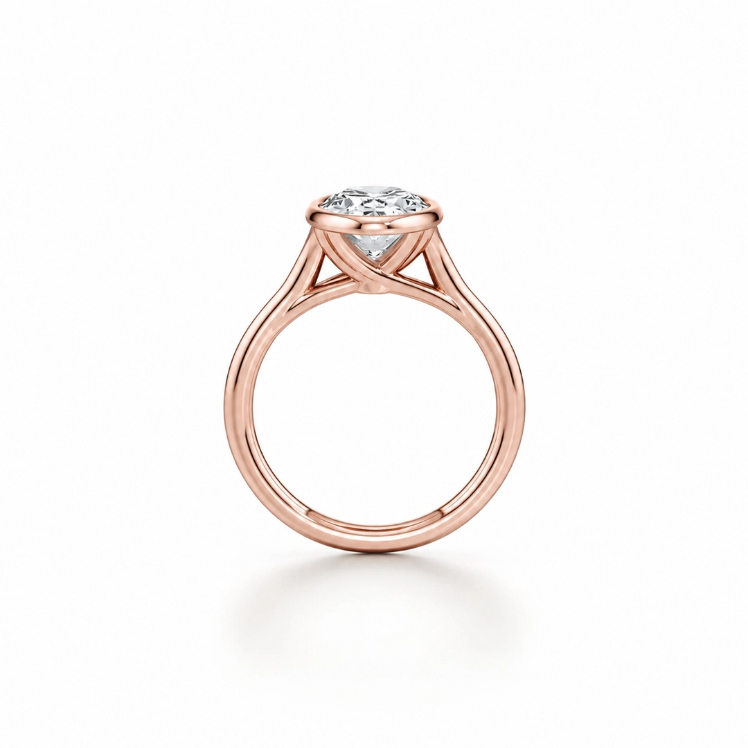 Lune Solitaire Engagement Ring – Round Cut – Bezel-Set High-Polish Band