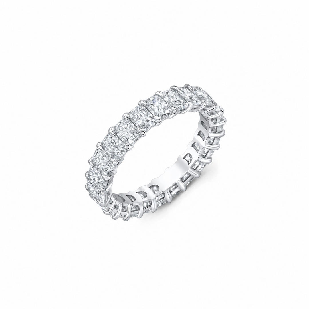 Cassis Eternity Band – Radiant Cut – Shared-Prong