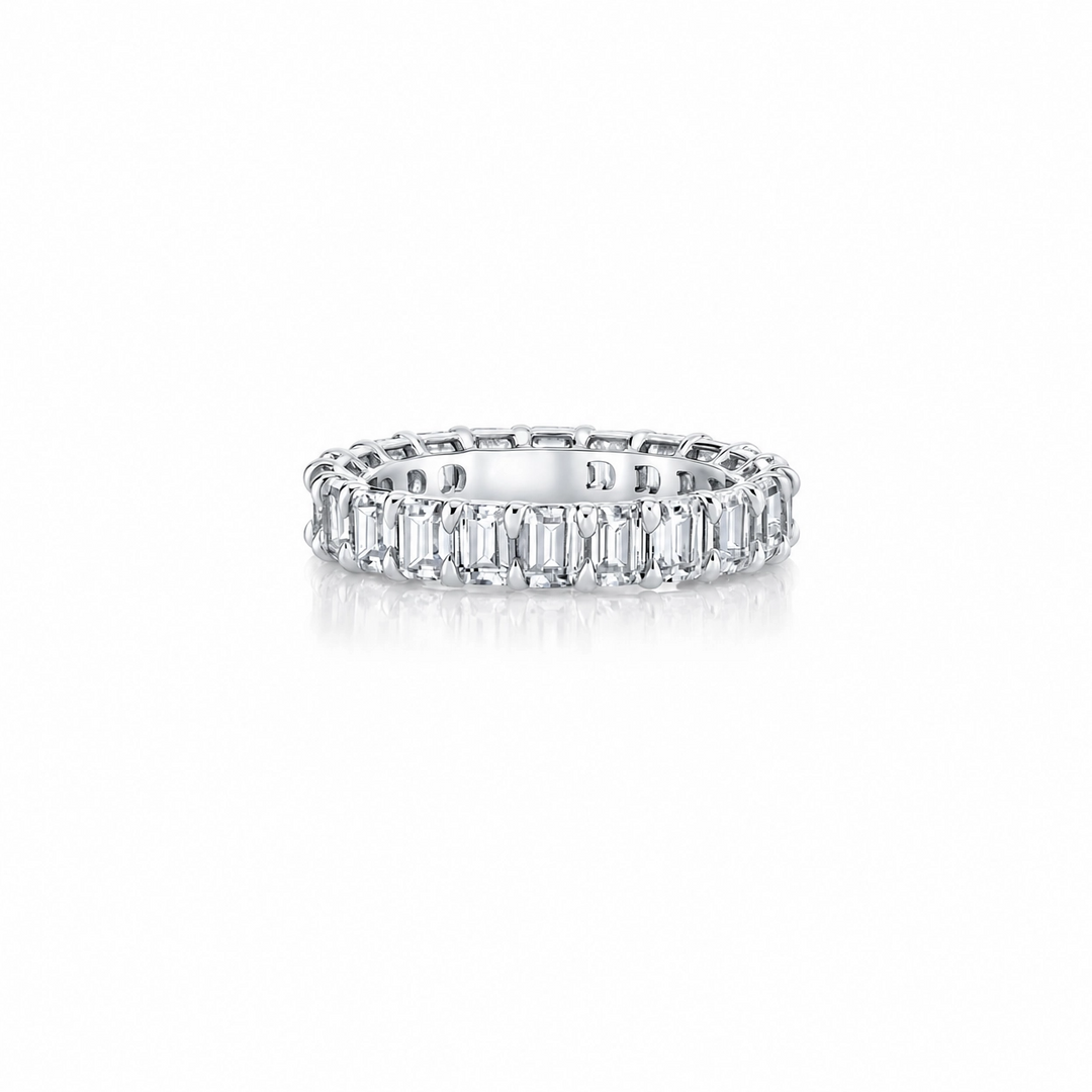 Cassis Eternity Band – Emerald Cut – Shared-Prong