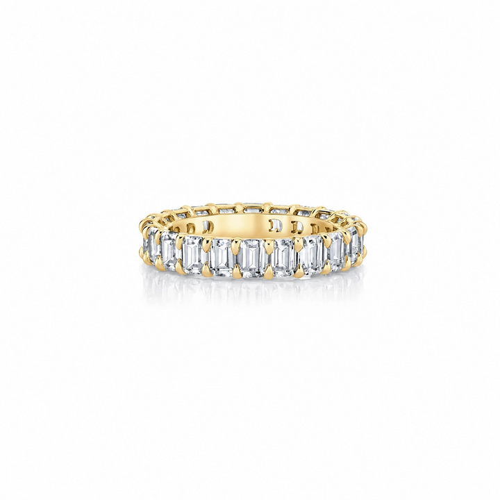 Cassis Eternity Band – Emerald Cut – Shared-Prong
